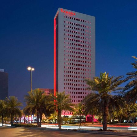 Ramada By Wyndham Riyadh King Fahd Road Εξωτερικό φωτογραφία The hotel at night